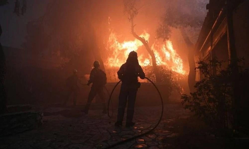Φωτιά στη Βαρυμπόμπη: 107 αξιωματικοί της Πυροσβεστικής ύποπτοι